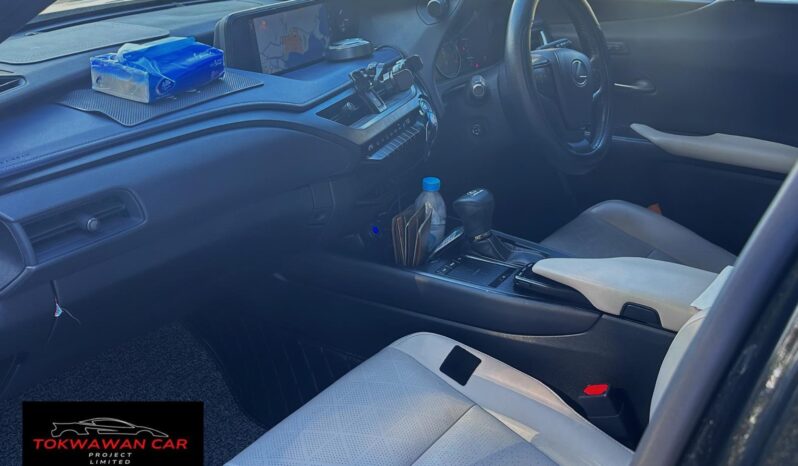 
								2020 LEXUS UX200 full									